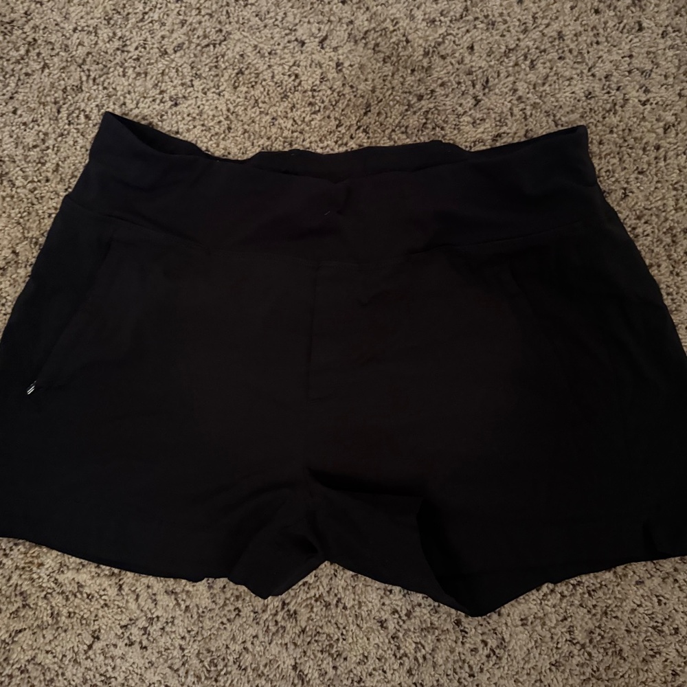 Athleta Trekkie North Short (Black)